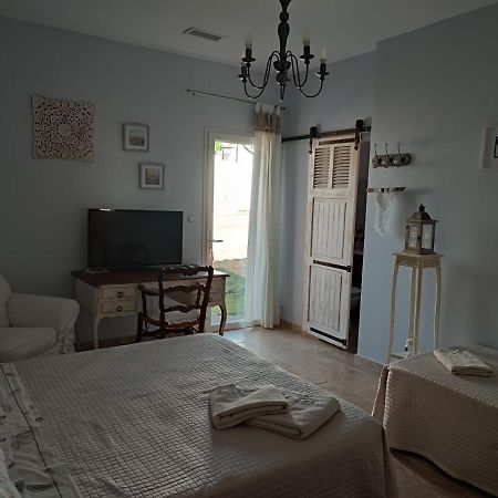 Les Olivades Bed and Breakfast Magalas Buitenkant foto